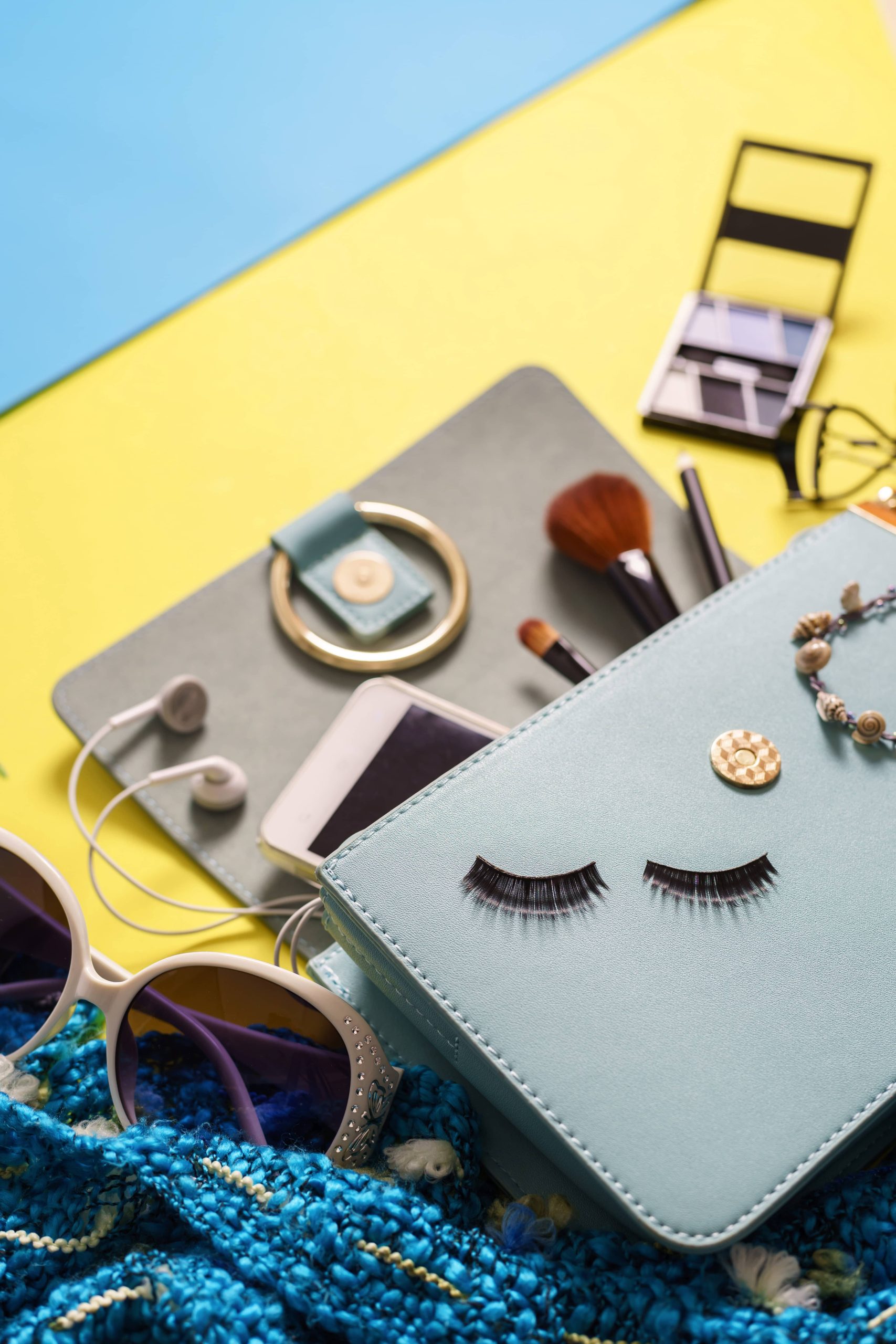 Incorporating Vintage Accessories into Modern Outfits