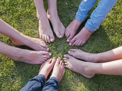 Ergonomic-Tips-for-Managing-Feet-While-Standing-Al.jpg